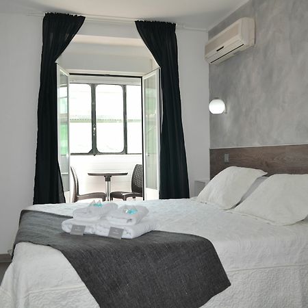 Hostal Meyra Madrid Exterior photo
